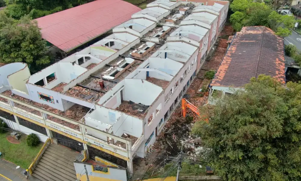 Noticia demolicion de la IE La Normal Superior de Maria