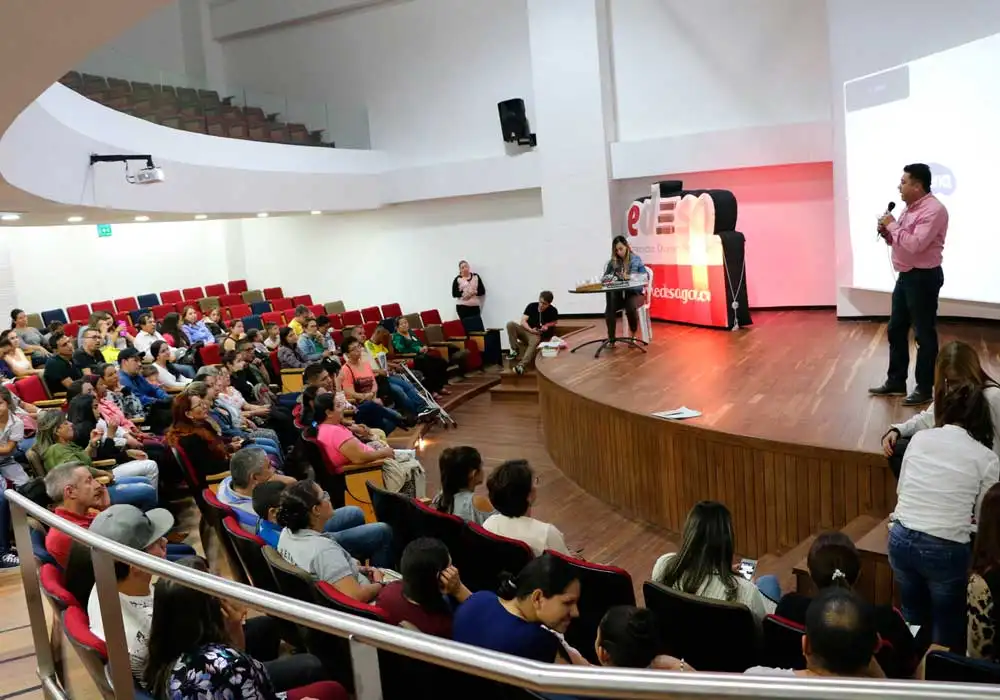 Edeso, imagen de evento informativo en entidades de Rionergro