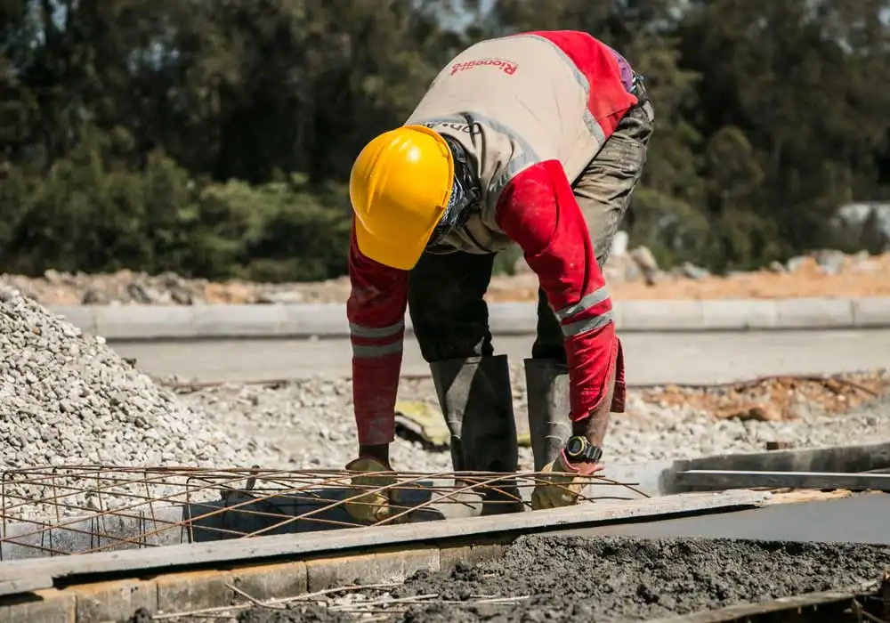 Edeso, imagen de obreros en obras que realiza Edeso