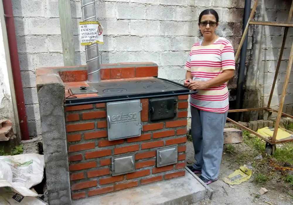 Edeso, entrega de estufas eficientes a familias rionegreras