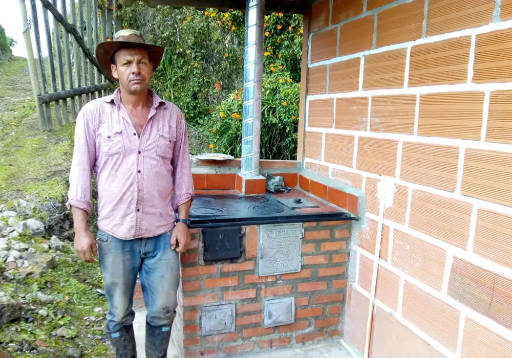 Edeso, entrega de estufas eficientes a familias rionegreras