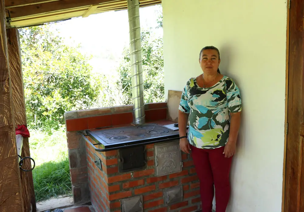 Edeso, entrega de estufas eficientes a familias rionegreras