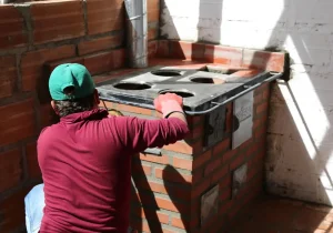 Edeso, entrega de estufas eficientes a familias rionegreras