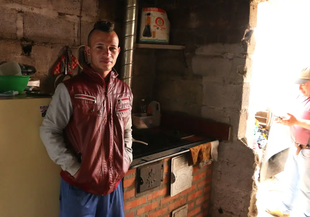 Edeso, entrega de estufas eficientes a familias rionegreras