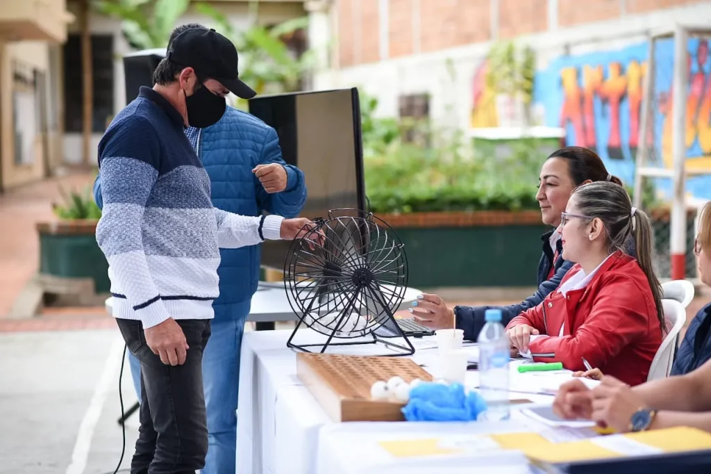 Edeso, galeria de fotos de entrega de viviendas propias