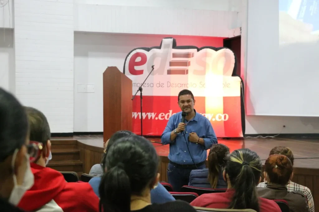 Edeso, galeria de fotos de entrega de viviendas propias
