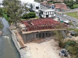 Edeso, Con el vaciado de concreto del Puente Biblioteca de Rionegro, avanza la construcción del megaproyecto Paisajes del Agua
