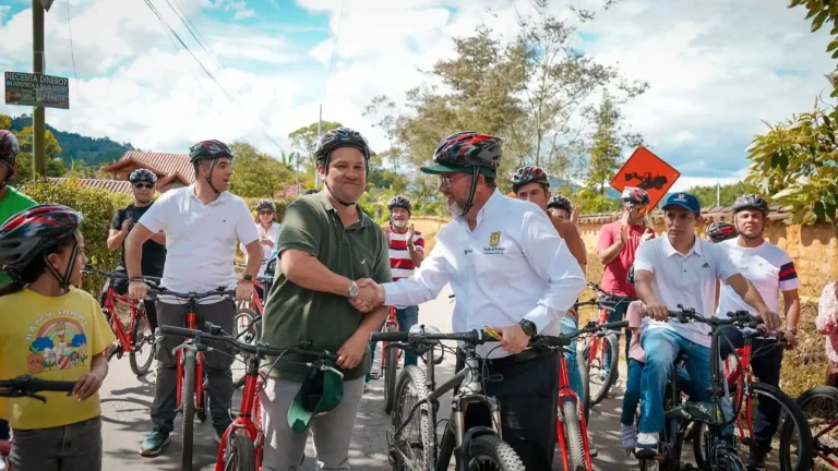 Rionegro entrega 12 km de nuevas vías al Corregimiento Sur
