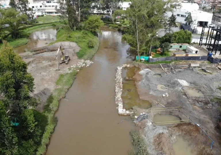 Avanzamos en la construcción del puente biblioteca de Rionegro