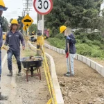 Edeso galeria de Desde la Edeso, se ejecuta el proyecto de construcción y mejoramiento de andenes en diferentes zonas del municipio de Rionegro, una iniciativa de la Alcaldía de Rionegro que busca fortalecer la movilidad peatonal, mejorar las condiciones urbanísticas y ofrecer espacios públicos más seguros, accesibles y funcionales para la ciudadanía.